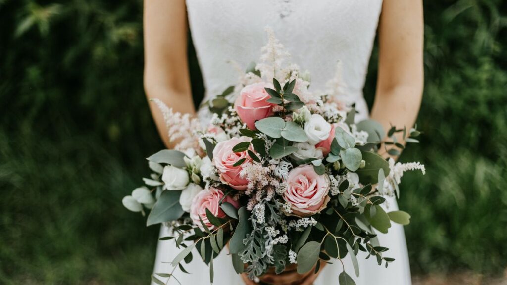 Unforgettable Floral Designs for Your Wedding Day from Lush Flower Co