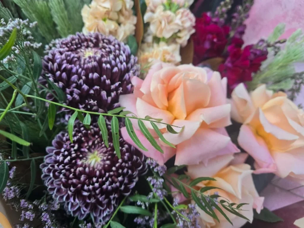 Anniversary Flowers Sydney: Choosing Blooms That Say Something

